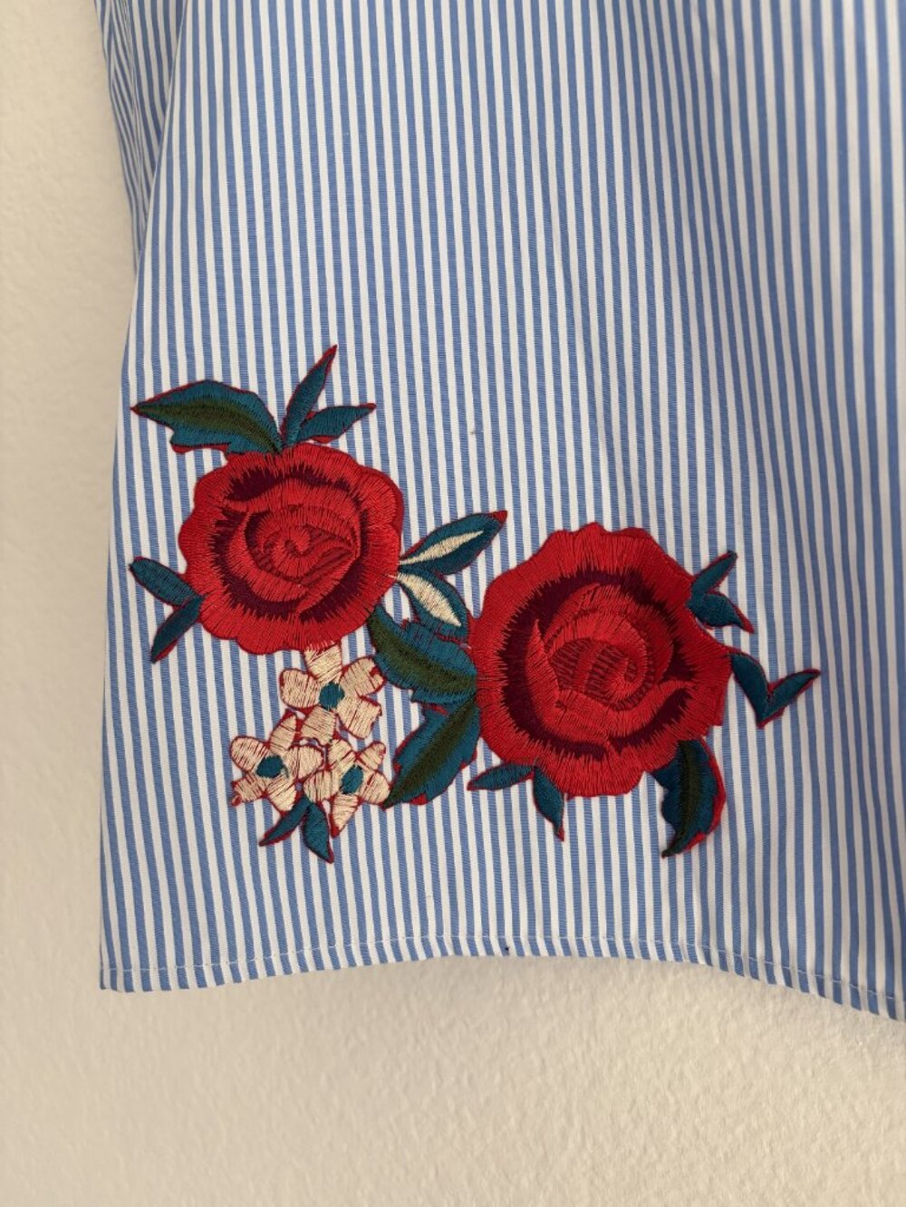 Como Vintage Embroidered Off-Shoulder Blouse - NWT - Picture 2 of 4